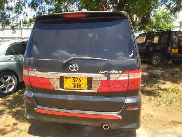Toyota Alphard 2005 Black
