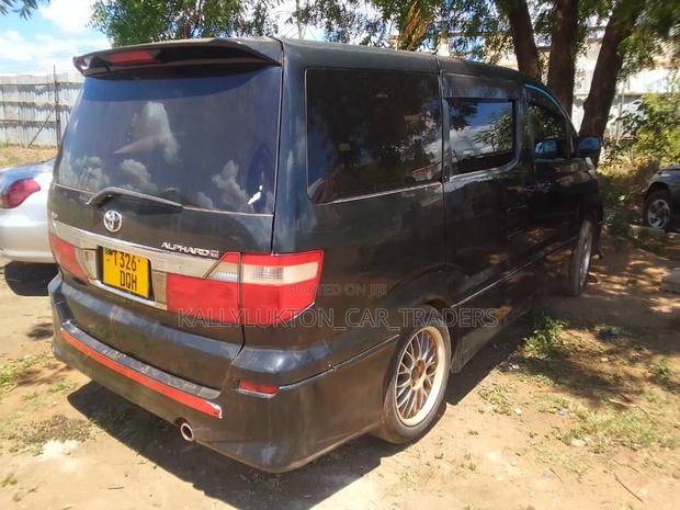 Toyota Alphard 2005 Black