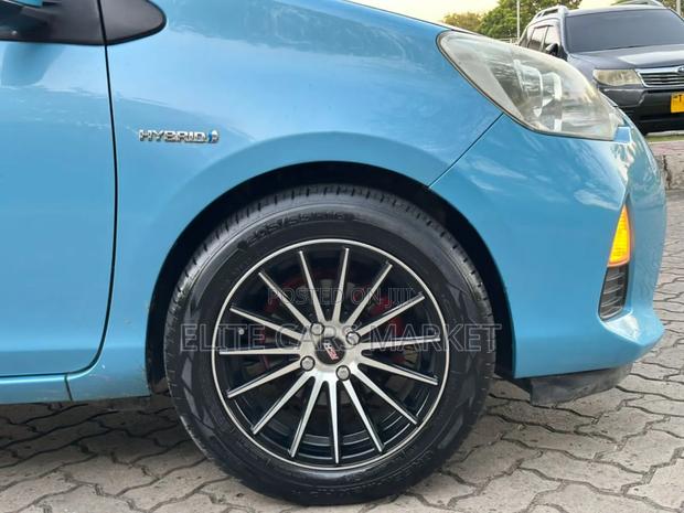 Toyota Aqua 2013 Blue