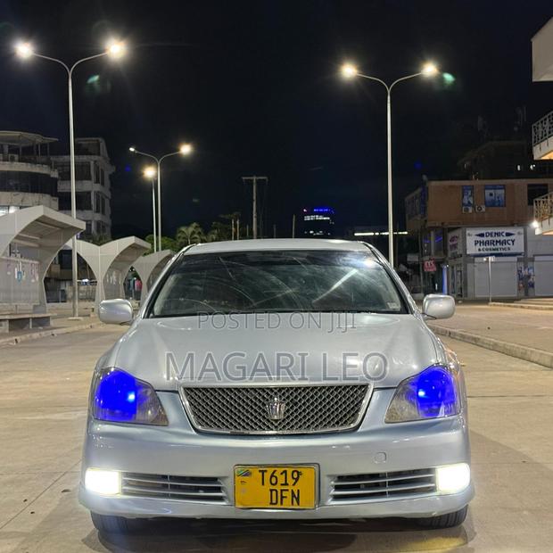 Toyota Crown Royale 2005 Silver