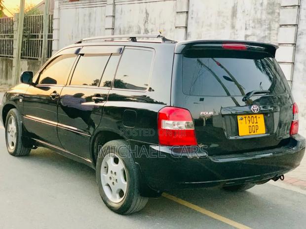Toyota Kluger 2003 Black