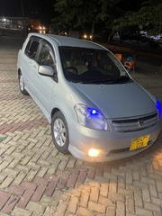 Toyota Raum 2005 Silver for sale