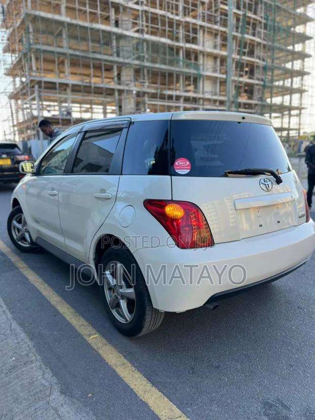 Toyota IST 2004 White