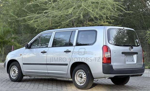 Toyota Probox 2003 Silver