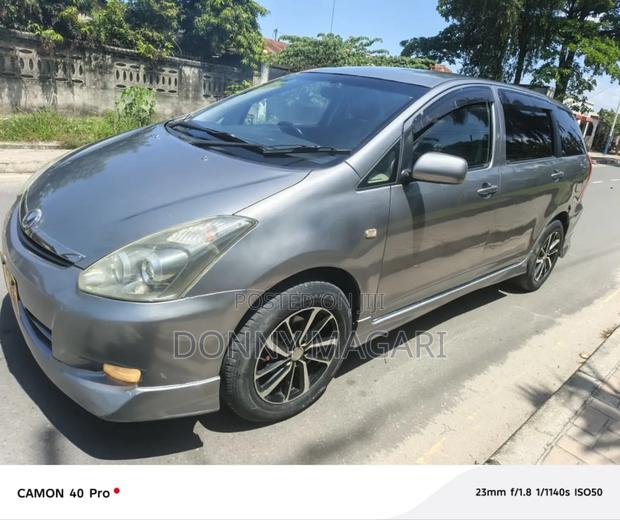 Toyota Wish 2005 Gray
