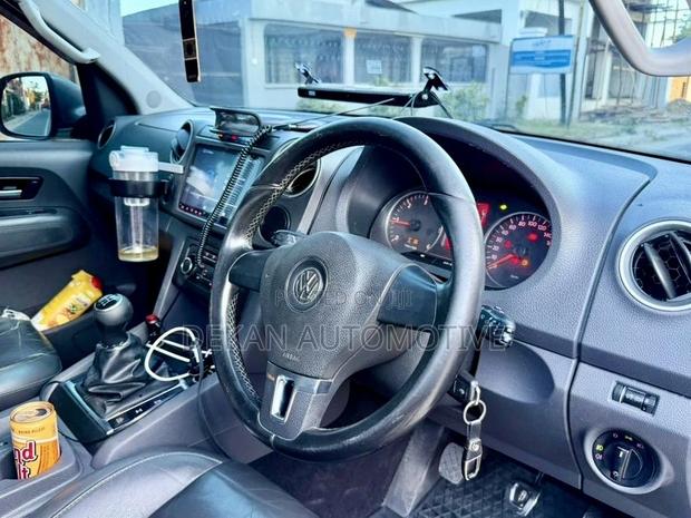 Volkswagen Amarok 2011 Gray