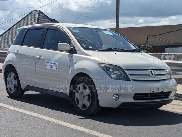 Toyota IST 2003 White