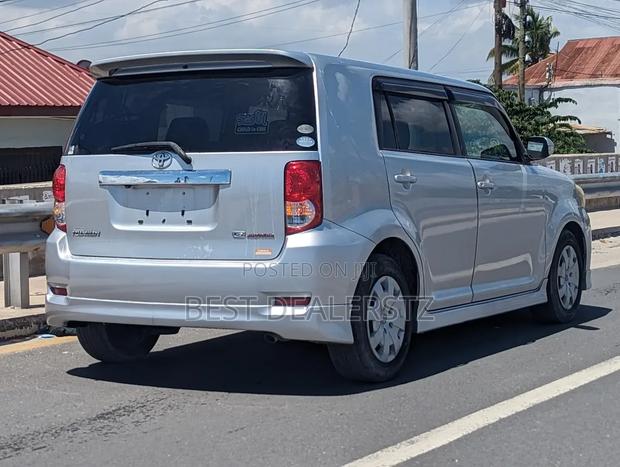 Toyota Corolla Rumion Hatchback 1.5 FWD 2007 Silver