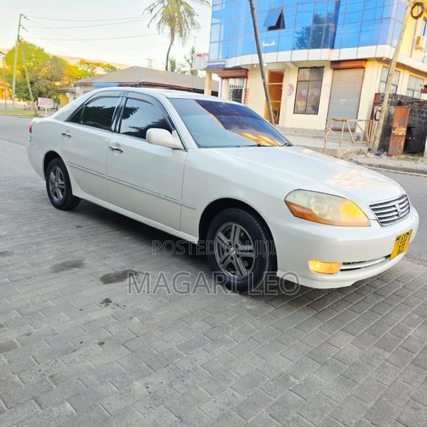 Toyota Mark II 2004 White