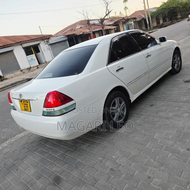 Toyota Mark II 2004 White