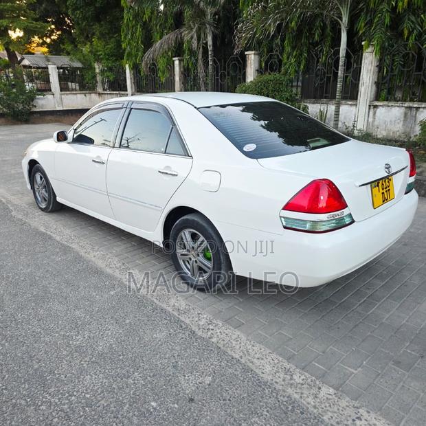 Toyota Mark II 2004 White