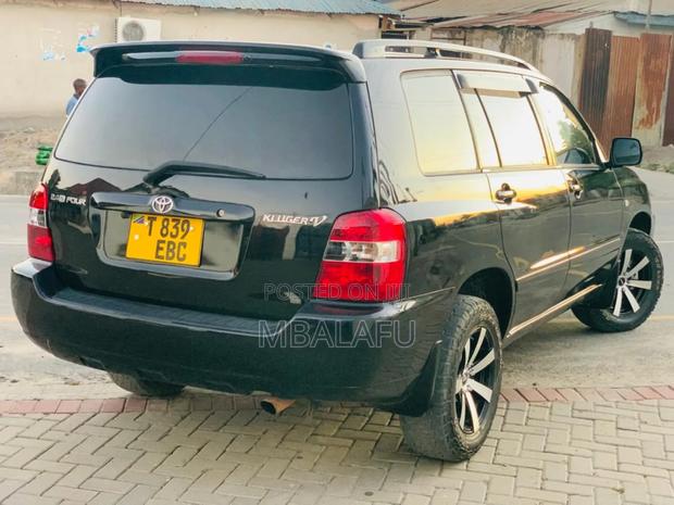 Toyota Kluger 2005 Black