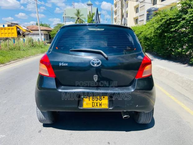 Toyota Vitz 2006 Black