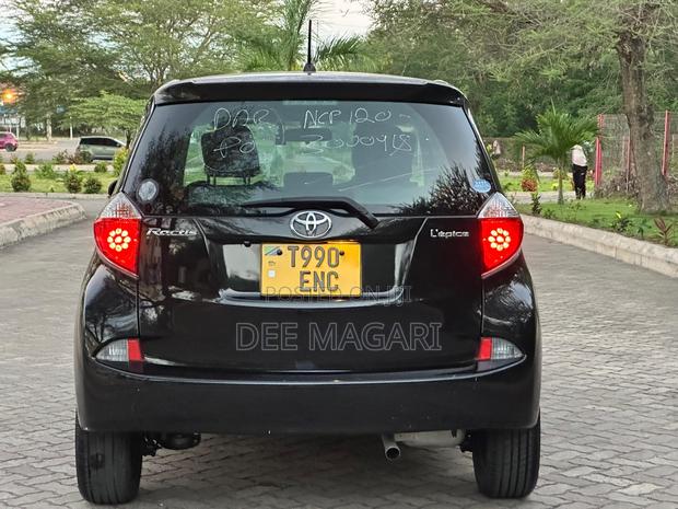 Toyota Ractis 2012 Black