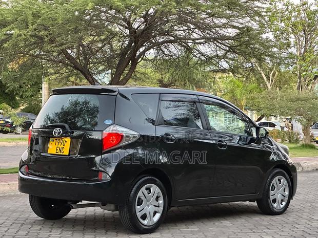 Toyota Ractis 2012 Black