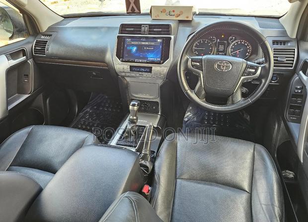 Toyota Land Cruiser 2018 White