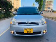 Toyota Sienta 2004 Silver for sale