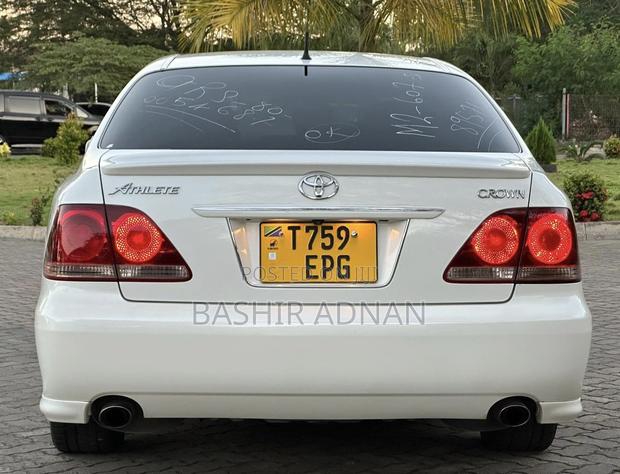 Toyota Crown 2006 White
