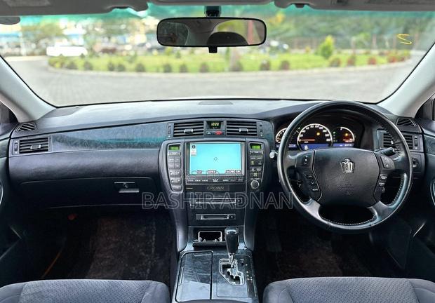 Toyota Crown 2006 White