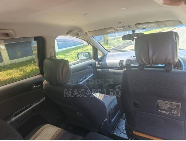 Toyota Wish 2005 Gray