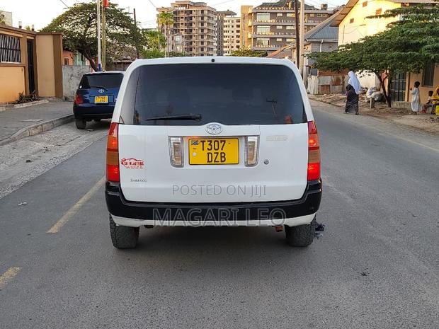 Toyota Probox 2005 White