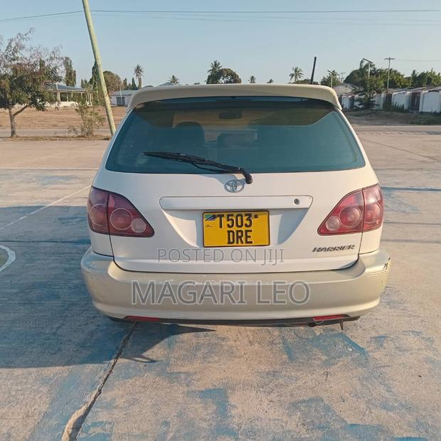 Toyota Harrier 2002 Pearl