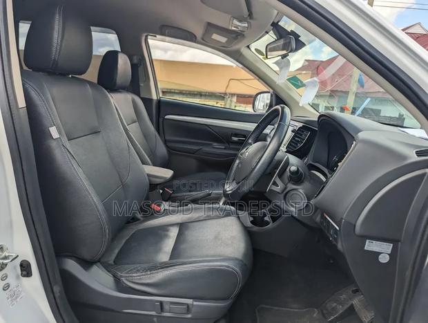 Mitsubishi Outlander 2.0 PHEV AWD 2015 White