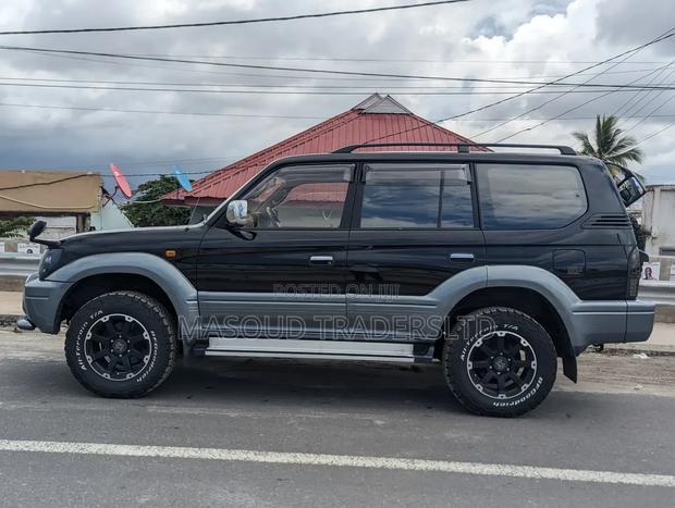 Toyota Land Cruiser Prado 2001 Black