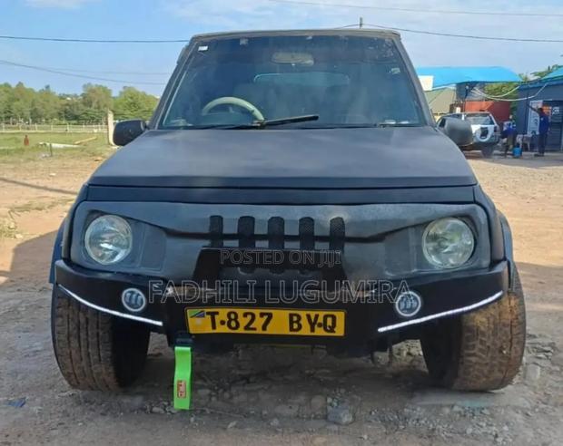 Suzuki Escudo 2000 Matt Black