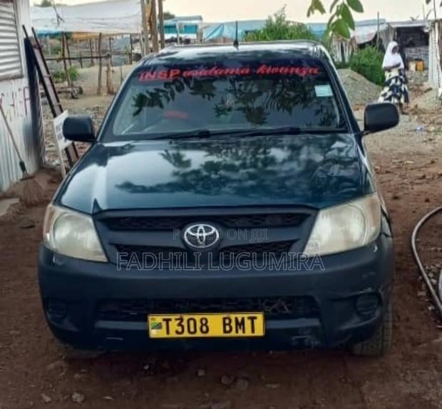 Toyota Hilux 2004 Green