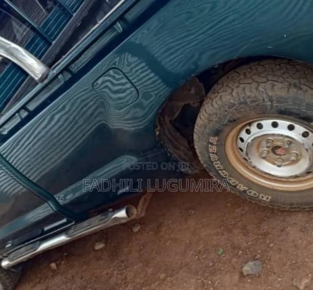 Toyota Hilux 2004 Green