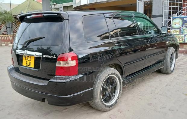 Toyota Kluger 2004 Black