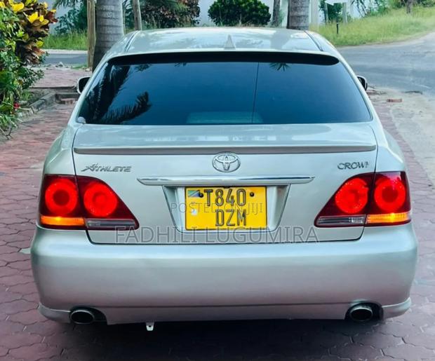 Toyota Crown 2004 Silver
