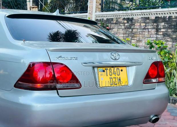 Toyota Crown 2004 Silver