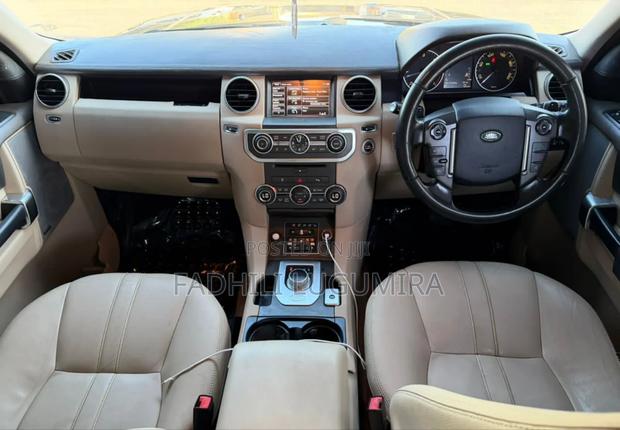 Land Rover Discovery 2016 Gray