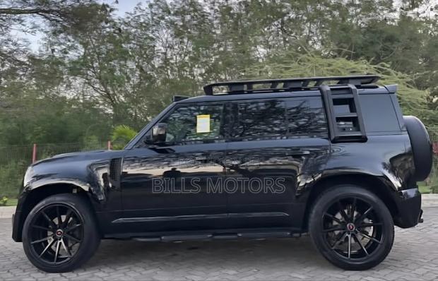 Land Rover Defender 2022 Black