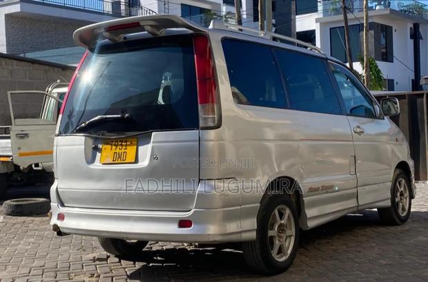 Toyota Noah 2003 Silver
