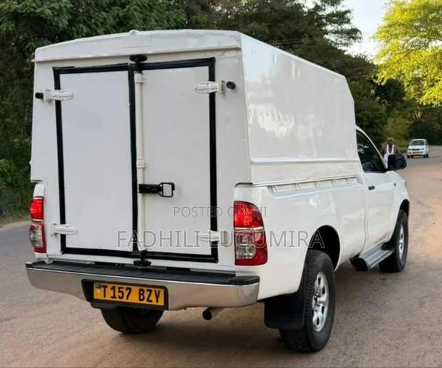 Toyota Hilux 2012 White