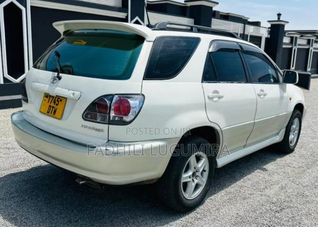 Toyota Harrier 2002 White