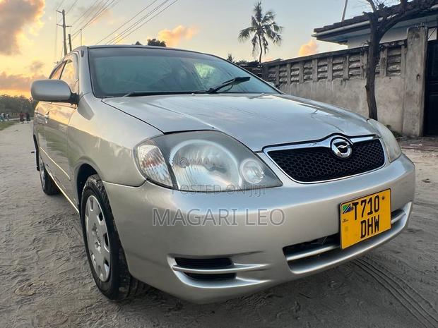 Toyota Corolla 2004 Gold
