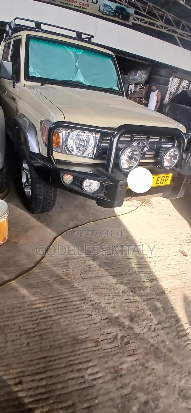 Toyota Land Cruiser 2022 Gray
