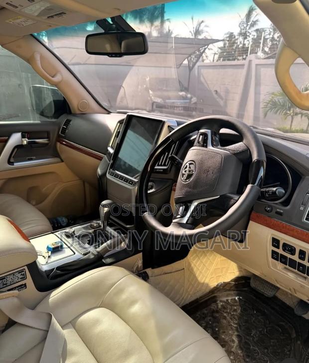 Toyota Land Cruiser 2014 Black