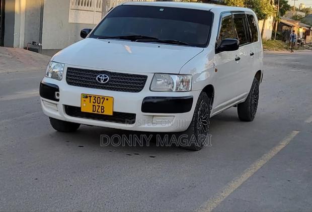 Toyota Probox 2005 White