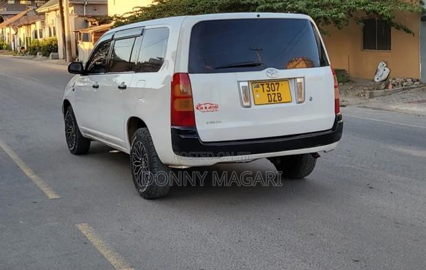 Toyota Probox 2005 White