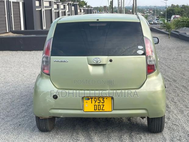 Toyota Passo 2004 Green