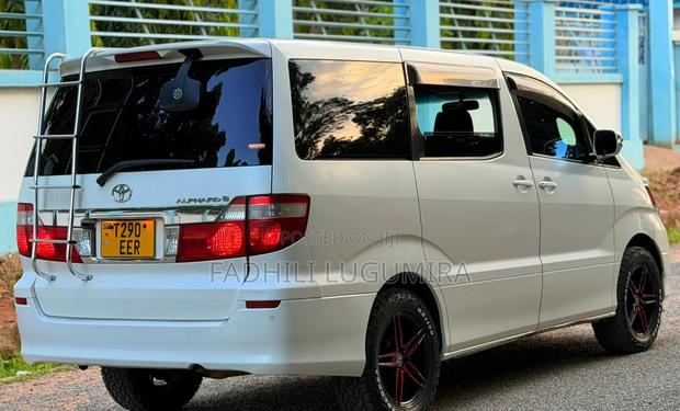 Toyota Harrier 2005 White