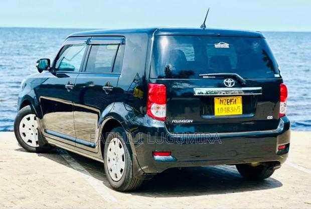 Toyota Corolla Rumion 2008 Black