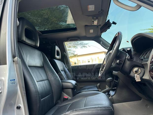 Mitsubishi Pajero 2002 Silver