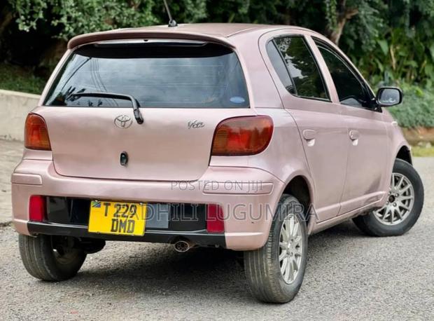 Toyota Vitz 2004 Ivory