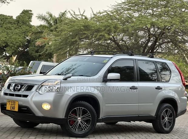 Nissan X-Trail 2012 Silver